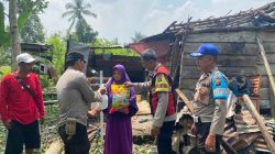 Polres Banyuasin Turun Tangan Berikan Bantuan Sembako dan Perbaiki Rumah Korban di Talang Kelapa