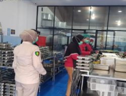 Personel Siddokkes Polres Banyuasin Pastikan Keamanan Pangan untuk 3.063 Siswa dan Anak Didik