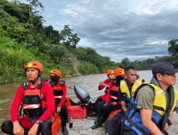 TENGGELAM SAAT PASANG PERANGKAP IKAN, BASARNAS LAKUKAN PENCARIAN