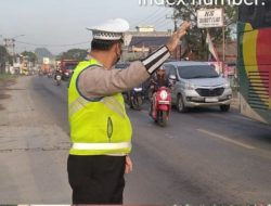 Personel Sat Lantas Polres Banyuasin Gelar “Strong Poin Pagi”, Antisipasi Kendaraan Krodit dan Laka Lantas