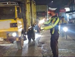 Sukseskan Blue Light Patrol, Sat Lantas Polres Banyuasin Pastikan Arus Lalin Ramai Lancar Tanpa Kendaraan Kredit
