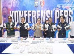 Polisi Gagalkan Penyelundupan 100 Ribu Benih Lobster di Batam